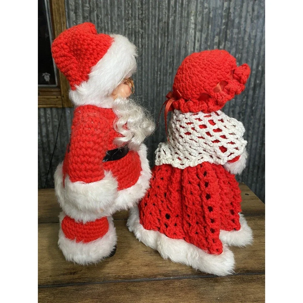 Vintage Santa & Mrs Claus Soap Bottle Set Figures 12